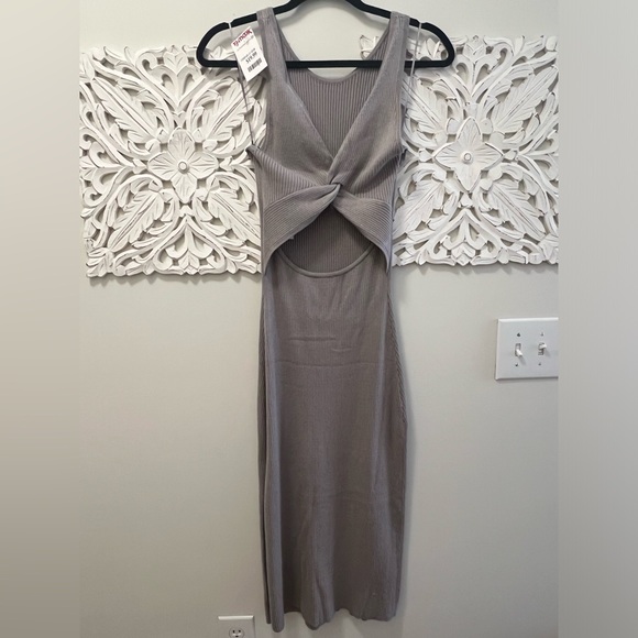 TJMaxx Backless Bodycon dress (Taupe, M) - Picture 2 of 3